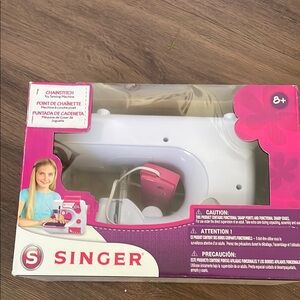 Singer Chainstitch Toy Machine Size Children 8 & up NWT